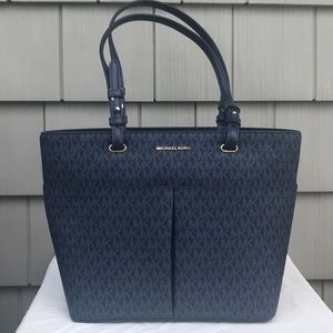Michael Kors Logo Hand Bag